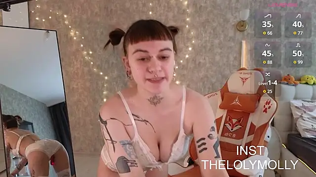 LolyMolli online show from October 16, 2025, 10:01 am