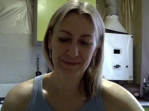 AshleyXHoney online show from September 25, 2025, 6:19 am