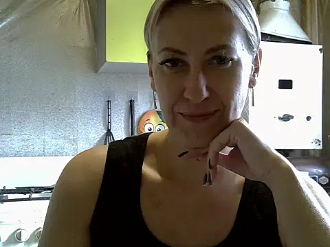 AshleyXHoney online show from September 18, 2025, 7:00 am