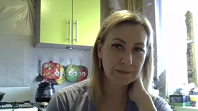 AshleyXHoney online show from March 13, 2025, 7:42 am