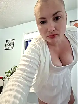 Snapshot of MilfyMrsRobinson chatting on May 16, 2026, 12:04 pm MilfyMrsRobinson online show from May 16, 2026, 12:04 pm
