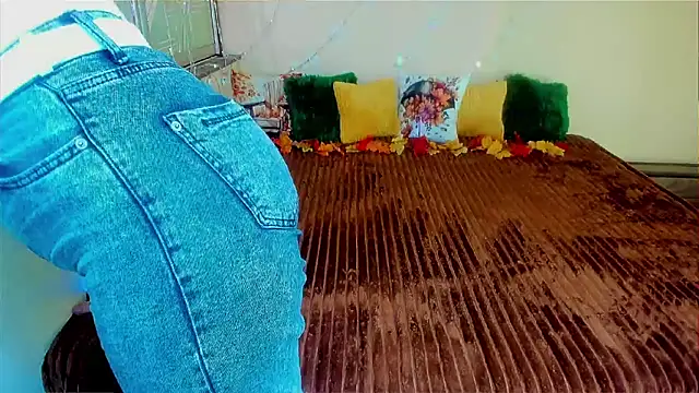 LizaSenri online show from September 25, 2025, 6:41 am