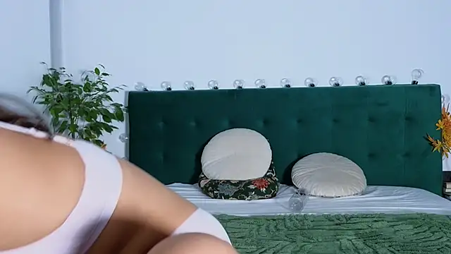 KimArts online show from September 24, 2025, 5:52 pm