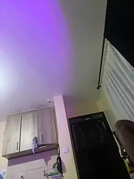 prettymelanin online show from November 5, 2025, 6:33 pm