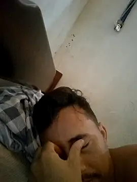 Snapshot of luissilva0071 chatting on November 26, 2025, 11:21 am luissilva0071 online show from November 26, 2025, 11:21 am