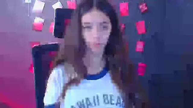 Aishell  online show from December 5, 2025, 12:37 pm