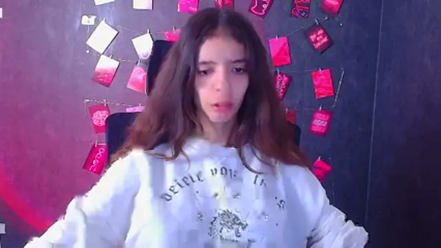 Aishell  online show from November 26, 2025, 6:02 am