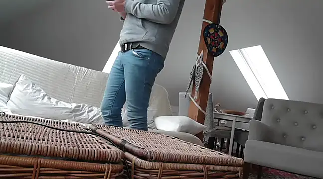 maxmueller321 online show from March 4, 2025, 12:55 pm