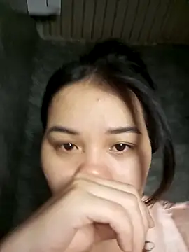 Ngoc-Trinh online show from March 26, 2026, 4:49 pm