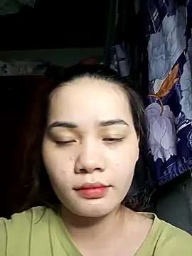 Ngoc-Trinh online show from December 14, 2024, 3:58 pm