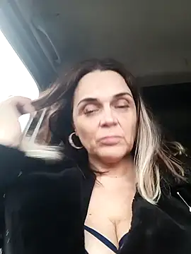 hugebobbs online show from March 8, 2025, 1:47 pm