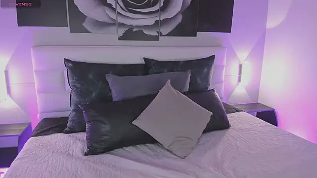 sofi bakerr online show from November 28, 2025, 11:43 am