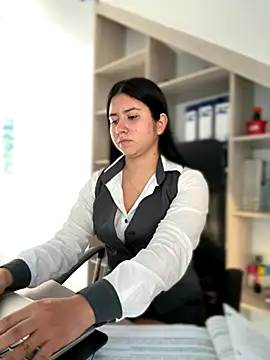 VAL PRINCESS online show from September 28, 2025, 10:17 pm