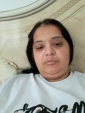 sarahhh1987 online show from October 28, 2025, 5:50 am