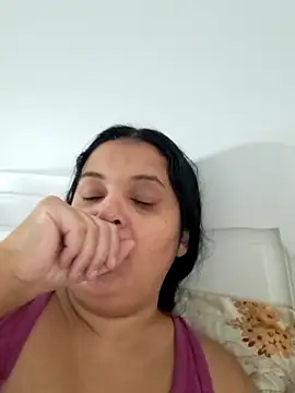 sarahhh1987 online show from November 13, 2025, 6:17 am