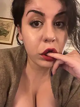 holyeroticss online show from October 5, 2025, 9:16 pm