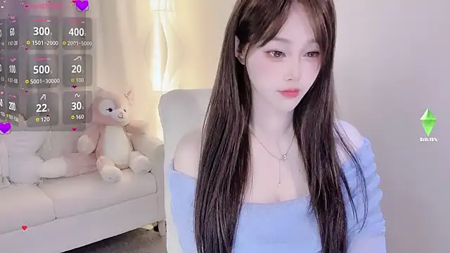 Kiss-18 online show from November 13, 2025, 1:04 pm