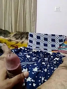 Snapshot of roadtucker123 chatting on March 16, 2025, 12:23 am roadtucker123 online show from March 16, 2025, 12:23 am