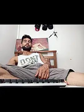 Snapshot of hideonbush051 chatting on February 19, 2026, 4:04 pm hideonbush051 online show from February 19, 2026, 4:04 pm