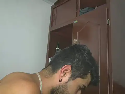 Snapshot of hideonbush051 chatting on March 6, 2026, 12:44 pm hideonbush051 online show from March 6, 2026, 12:44 pm