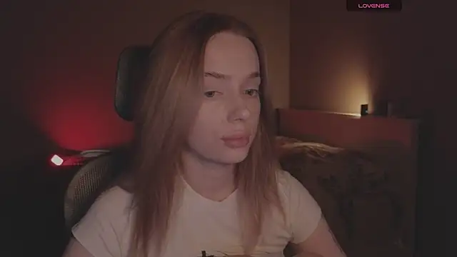  MayShy  online show from October 4, 2025, 5:14 pm