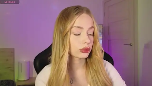  MayShy  online show from March 15, 2025, 7:05 pm