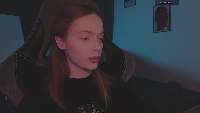  MayShy  online show from September 25, 2025, 9:54 pm