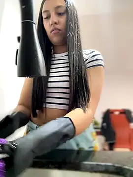 Salome golvert online show from September 27, 2025, 8:15 pm