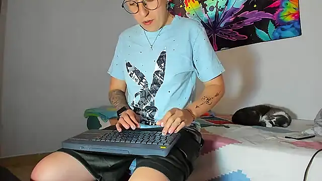 Sexyboy 666 online show from December 22, 2025, 3:23 pm