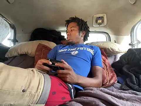 SlimeCrownzOut5 online show from September 28, 2025, 3:19 pm