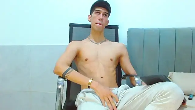 jhony-sex online show from April 7, 2026, 10:33 pm