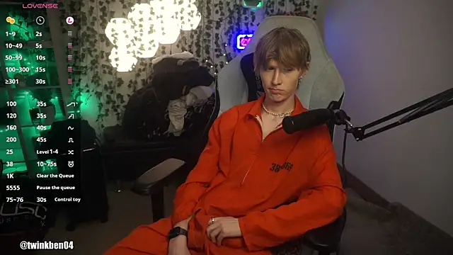 twinkben online show from October 9, 2025, 8:09 pm