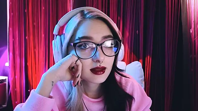 Snapshot of Avi_Nile chatting on February 15, 2025, 2:26 am Avi Nile online show from February 15, 2025, 2:26 am