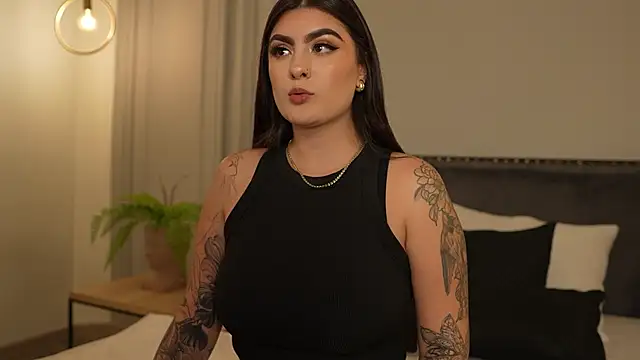 IrisBaker online show from February 7, 2026, 9:45 pm