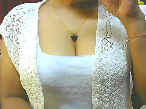 ishmita99 online show from January 26, 2025, 5:23 pm