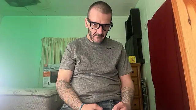 mebmeb24 online show from February 5, 2026, 3:35 am