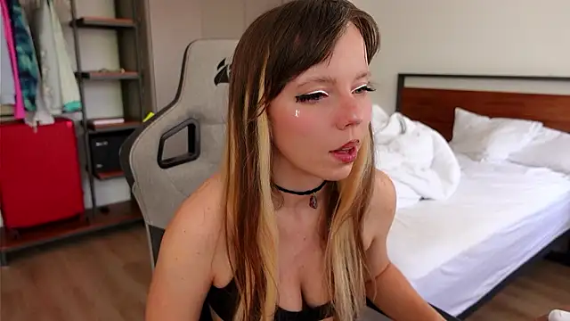 Snapshot of Ayra_Lust chatting on February 28, 2026, 5:23 pm Ayra Lust online show from February 28, 2026, 5:23 pm