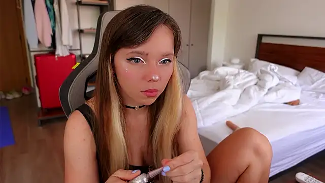 Snapshot of Ayra_Lust chatting on February 22, 2026, 7:26 pm Ayra Lust online show from February 22, 2026, 7:26 pm