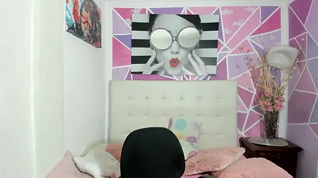 Snapshot of Brisahott chatting on March 21, 2025, 2:18 pm Brisahott online show from March 21, 2025, 2:18 pm