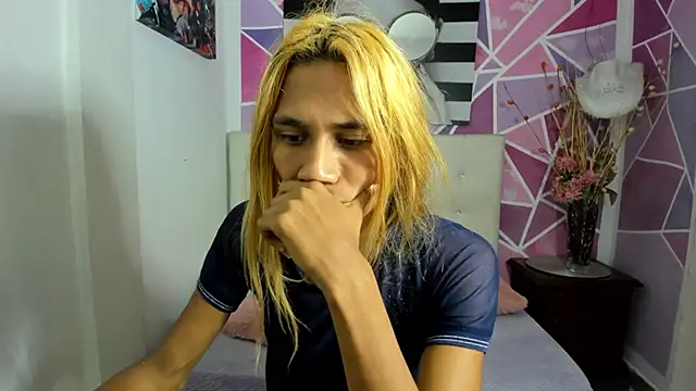 Snapshot of Brisahott chatting on February 12, 2025, 2:21 pm Brisahott online show from February 12, 2025, 2:21 pm