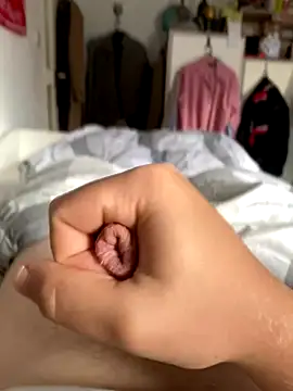 bigschlong290 online show from October 27, 2025, 8:26 am