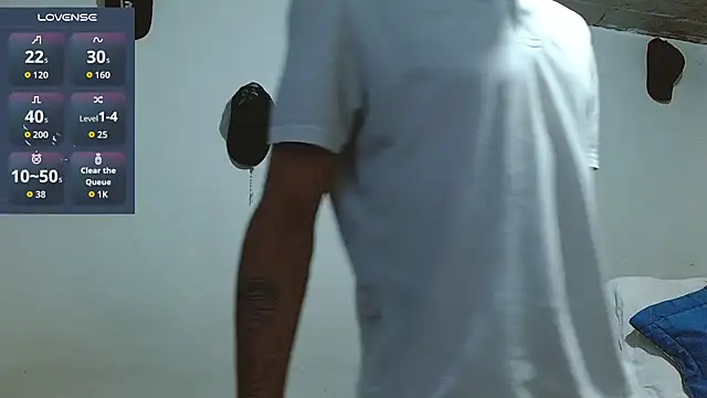 samfox  online show from April 3, 2026, 12:11 pm