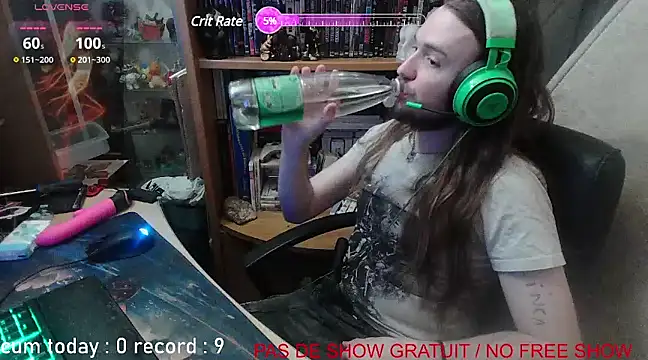 nicolasdumand21 online show from February 21, 2025, 8:49 pm