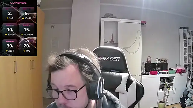 larsgessner30 online show from October 19, 2025, 9:06 pm