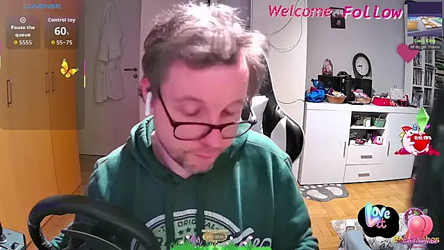 larsgessner30 online show from May 15, 2026, 1:36 am