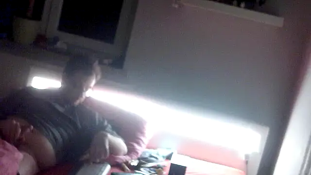 larsgessner30 online show from February 4, 2026, 1:55 am