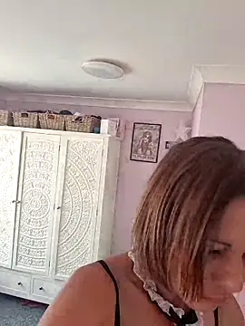 Snapshot of JadeGetsPayed chatting on March 31, 2026, 10:06 am JadeGetsPayed online show from March 31, 2026, 10:06 am