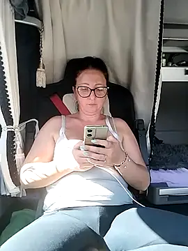 cuplubijoanna online show from October 18, 2025, 11:01 am