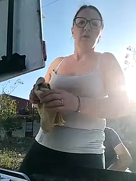 cuplubijoanna online show from October 17, 2025, 3:58 pm