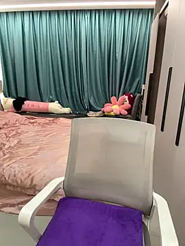 palzkybi123 online show from February 11, 2026, 2:22 am